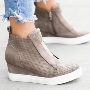 Wedge shoes/sneakers